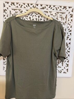 GAP Olive Green Short Sleeve Tee